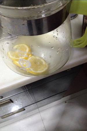 简易柠檬水的做法 步骤3