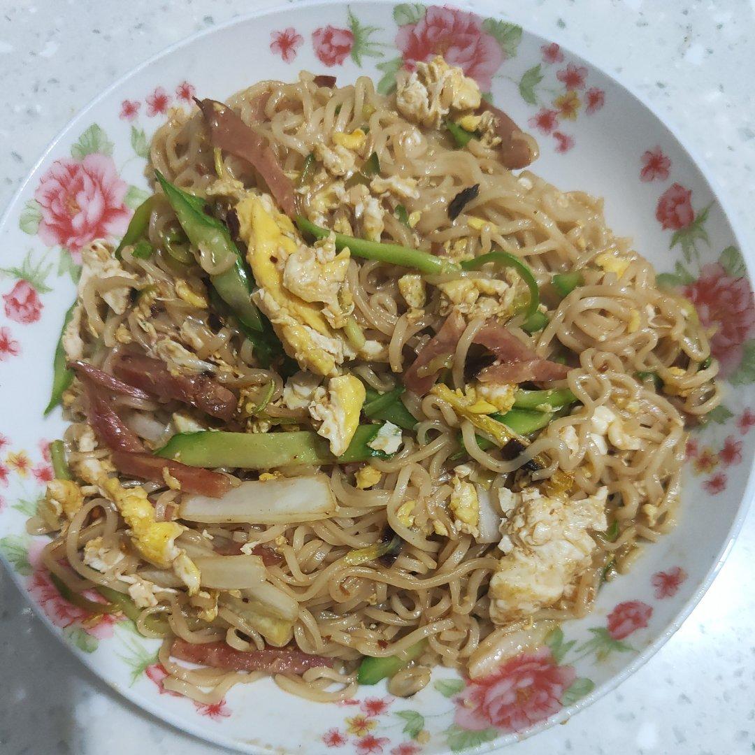 懒人版零失败炒方便面
