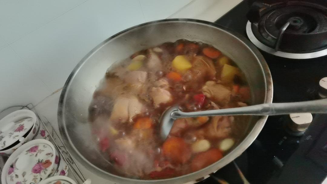 鸡腿炖土豆 上桌秒空盘 汤都喝干了！