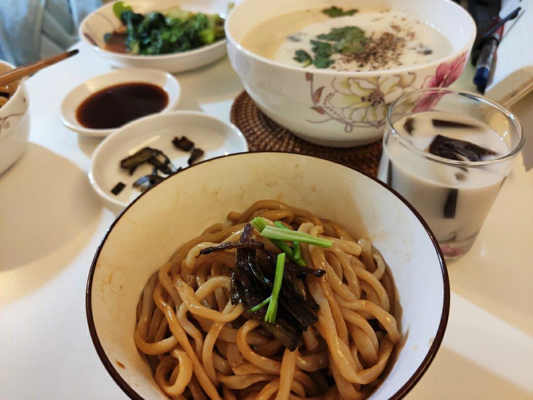 10分钟搞定的一碗葱油拌面