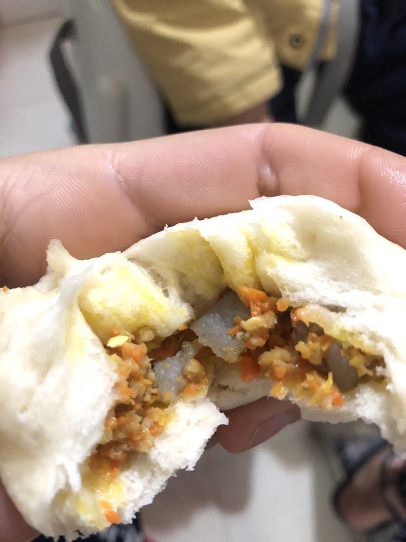 皮薄馅多汤汁浓郁的大肉包