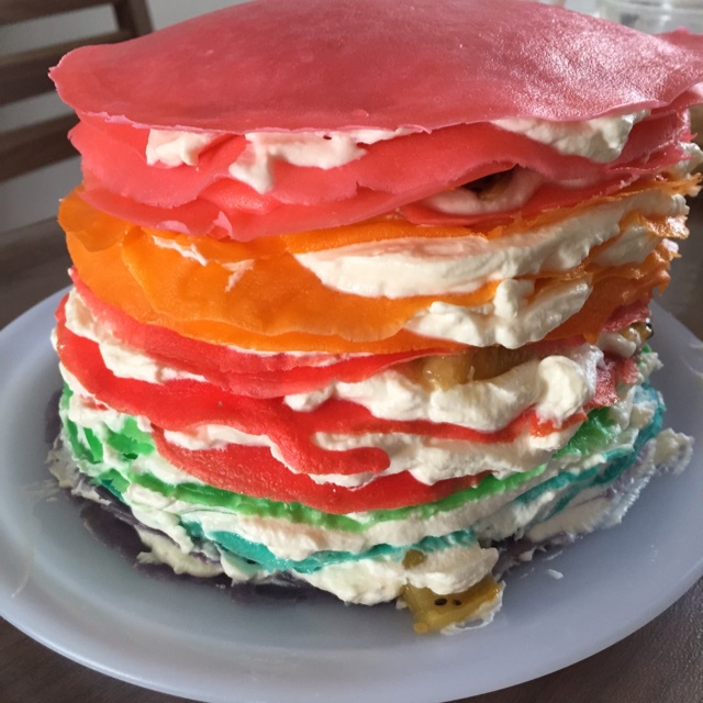 做的彩虹千层蛋糕 彩虹可丽饼(mille crepe cake)