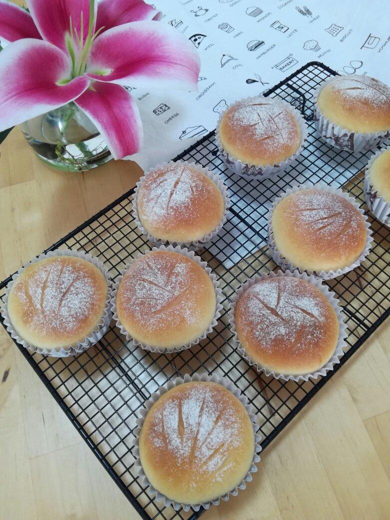 如棉花般松软的海苔肉松面包
