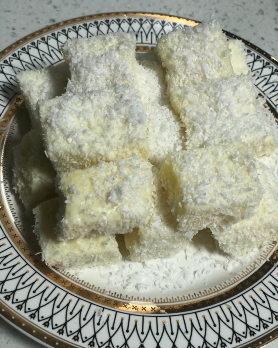 完胜85度C牛奶椰丝小方