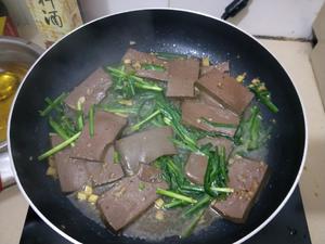 红烧猪血豆腐——简单好吃，小时候经常吃的做法 步骤3