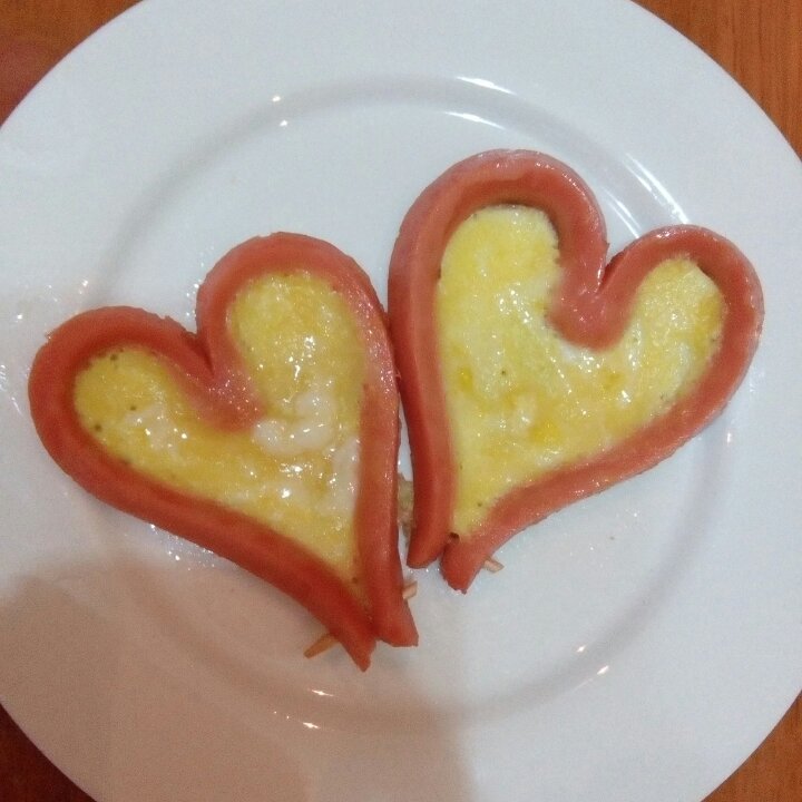 手机用户7266_0dzq做的爱心早餐.