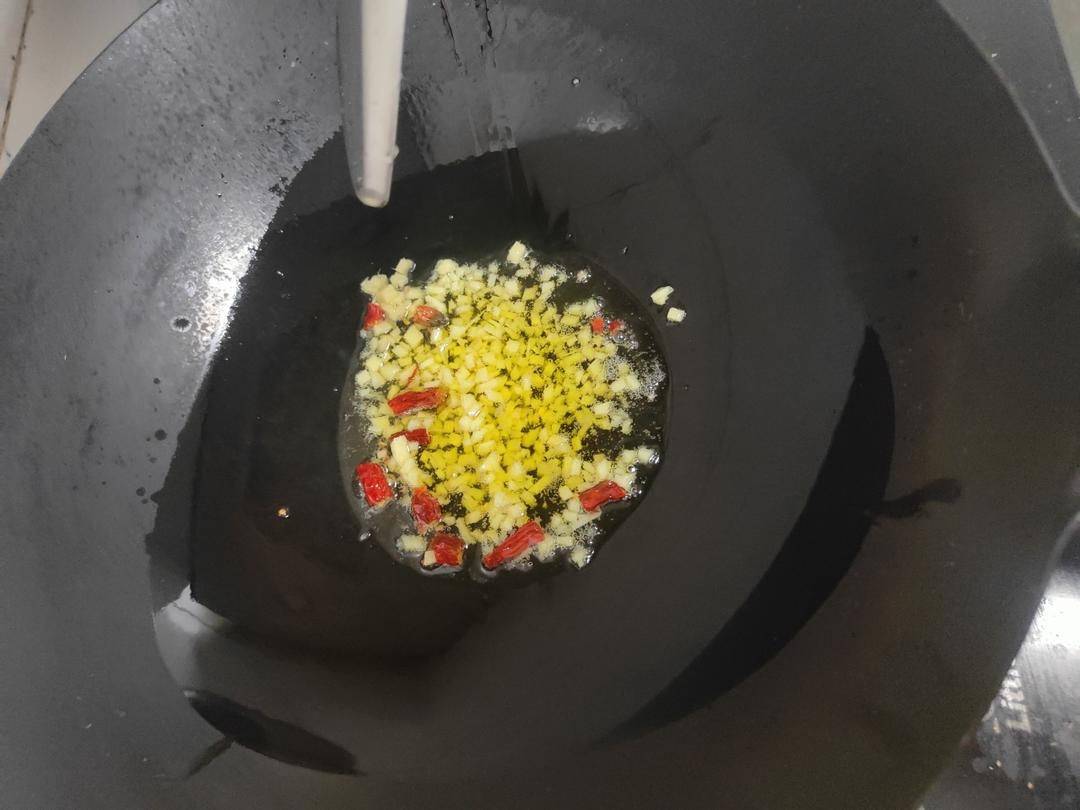 青紅椒炒土豆片的做法 步驟3