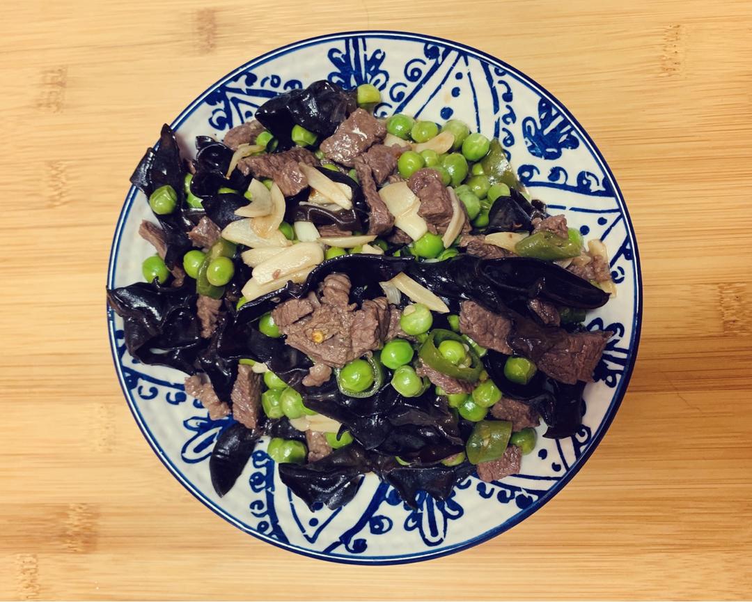 青豌豆炒牛肉粒