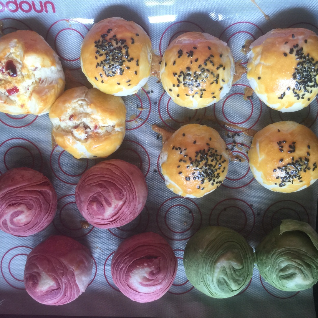 蛋黄酥~紫薯、抹茶、原味~花好月圆，中秋快乐~内附一次做六色蛋黄酥方法~