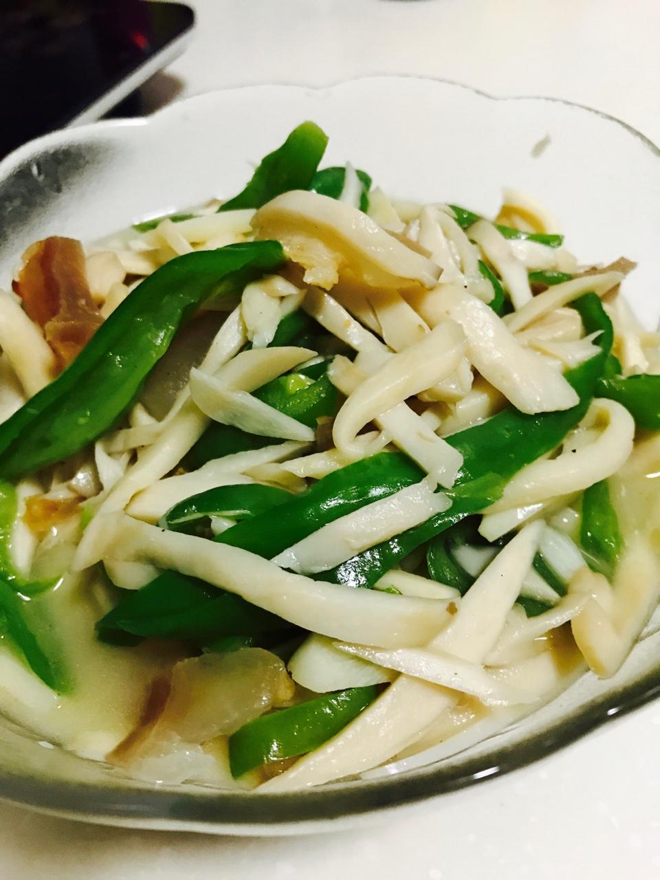 青椒素炒杏鲍菇