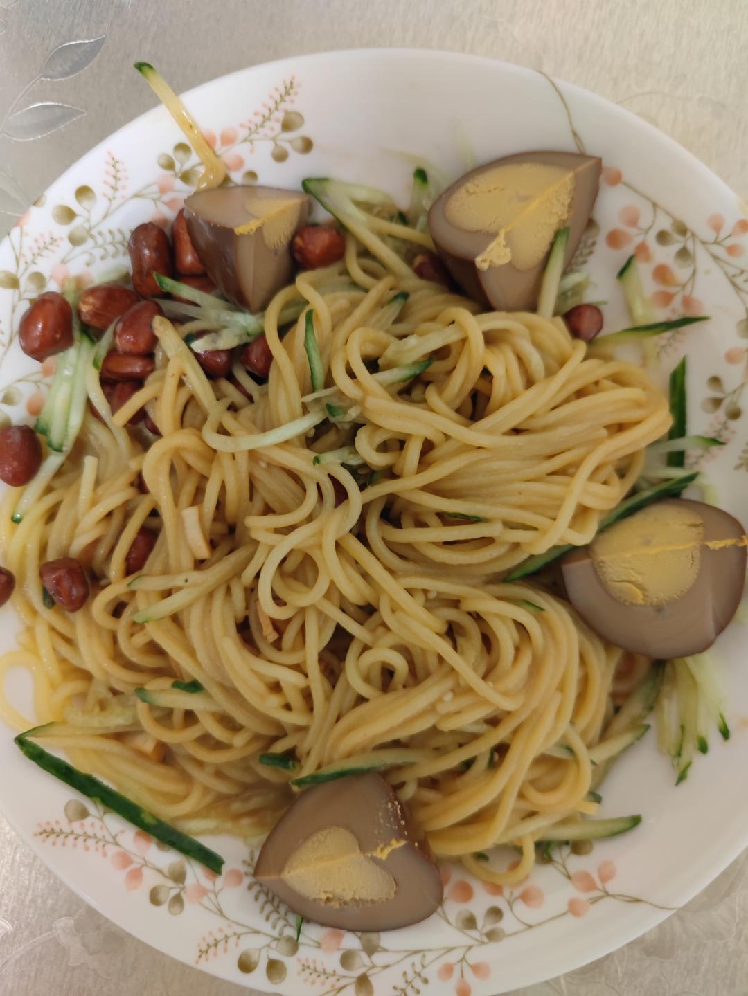 芝麻酱拌面（超快手超简单的翻版热干面）