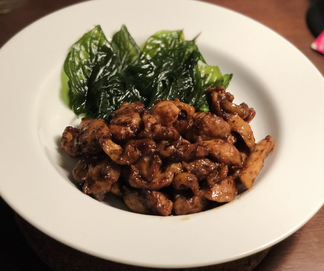碧绿川椒鸡球