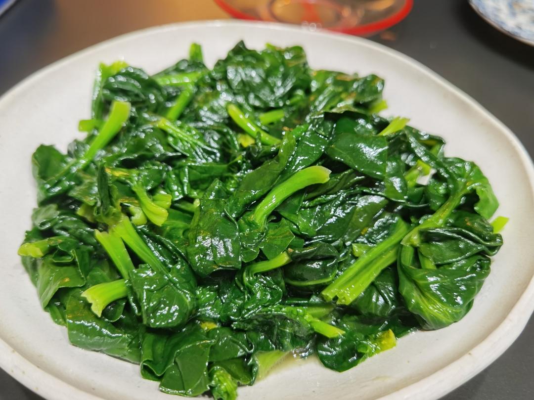 不涩口又嫩的清炒菠菜