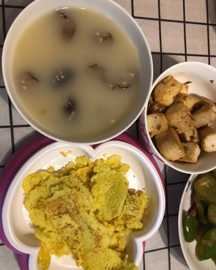 宝宝吃饭饭