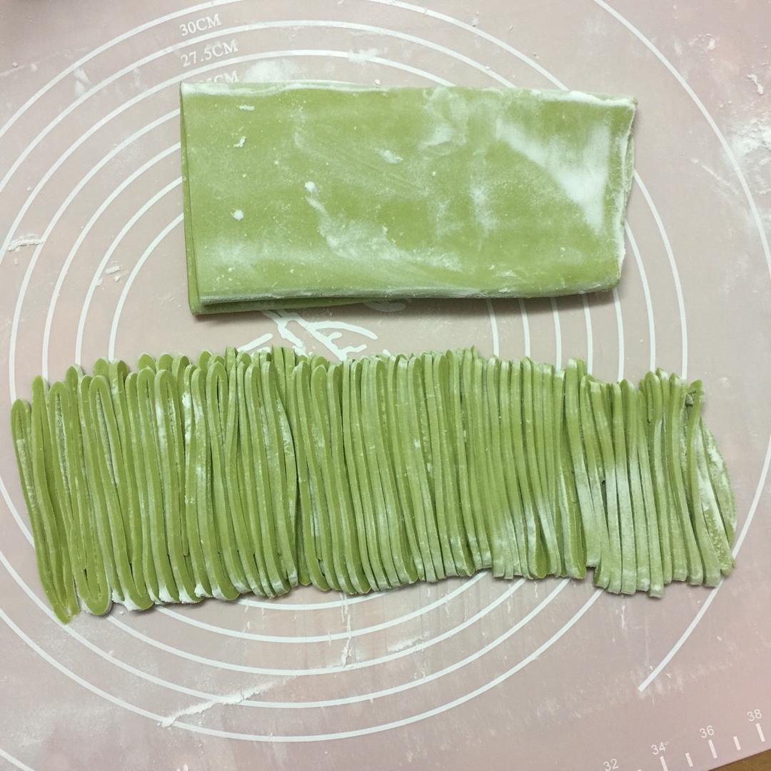 快手纯手工擀面条