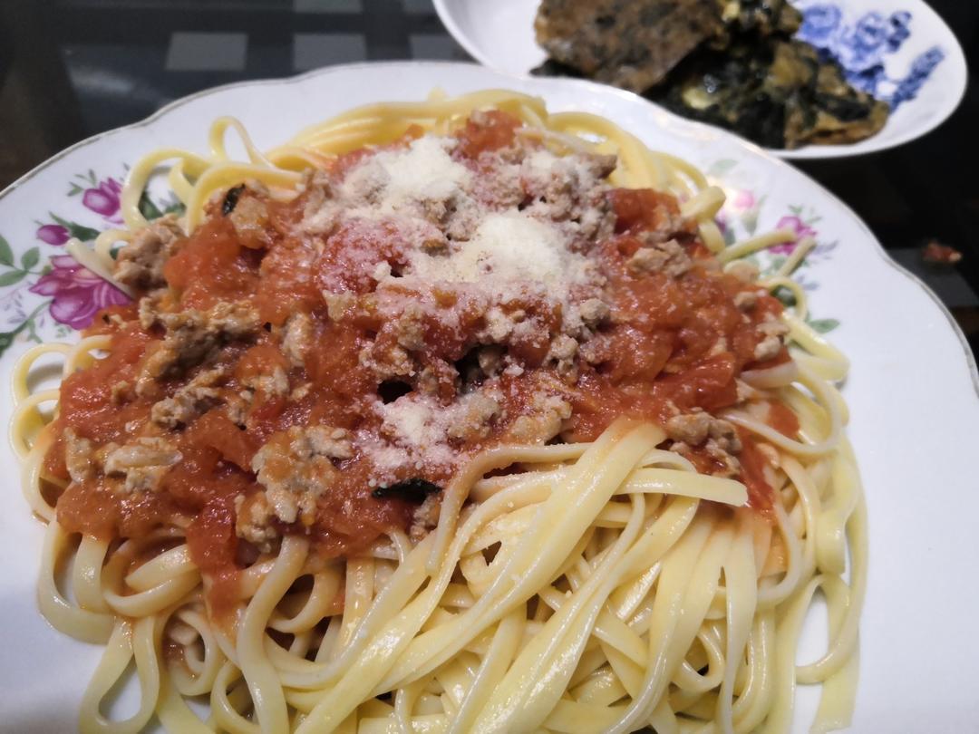 （完胜必胜客的）番茄肉酱意大利面～