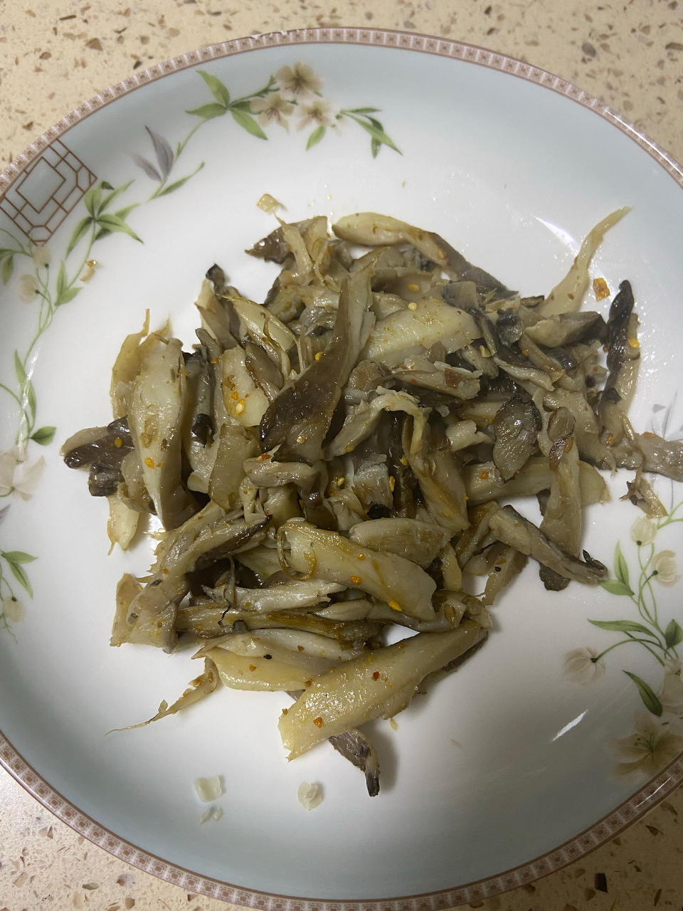 干煸平菇（有肉的味道）