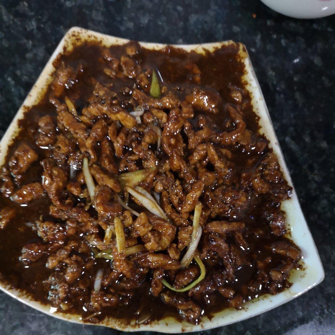 【京酱肉丝】