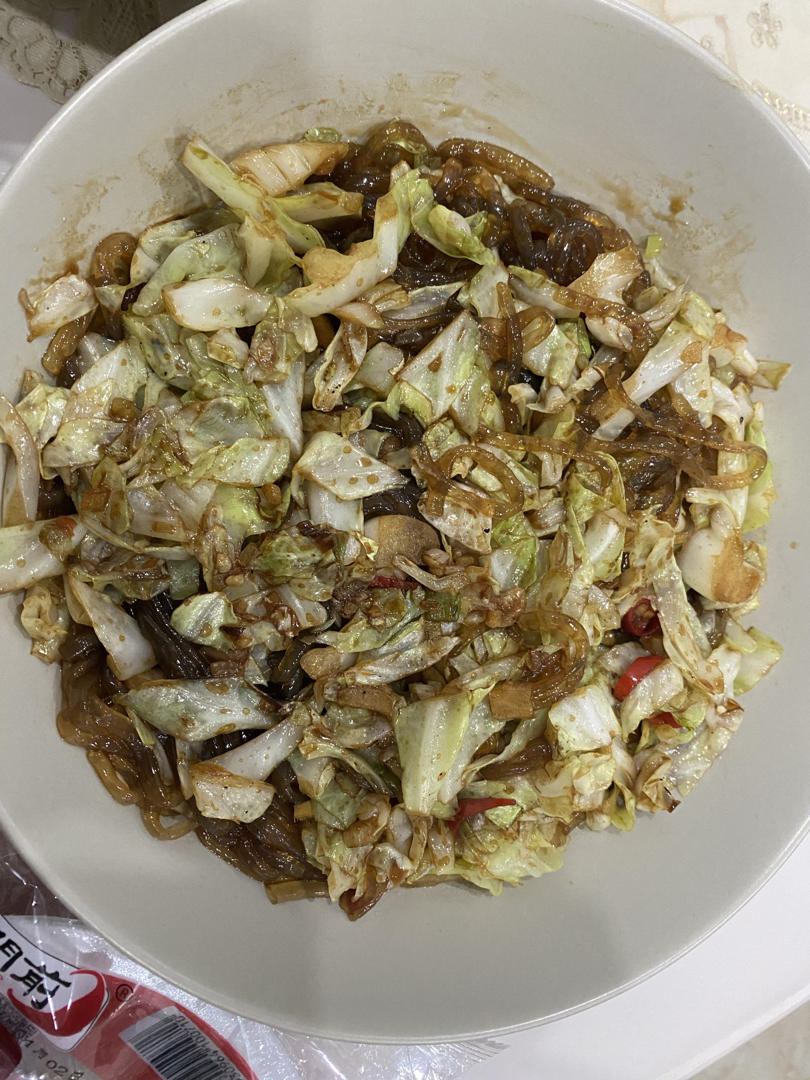 最近爱吃粉丝粉条～包菜炒粉丝