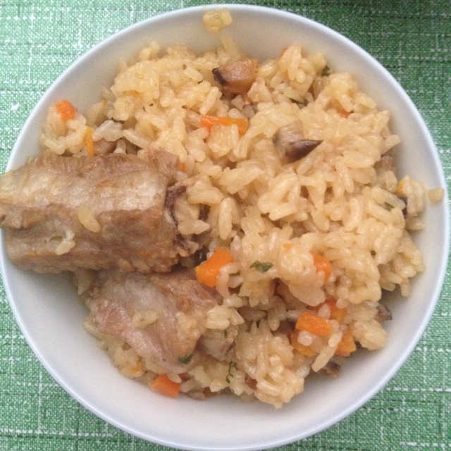 喷香排骨焖饭（爆好吃）