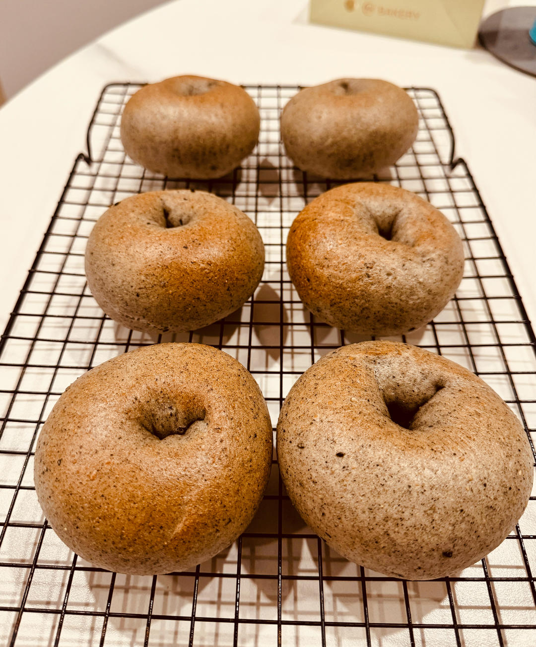 双倍黑芝麻奶酥贝果🥯一起吃养生贝果吧