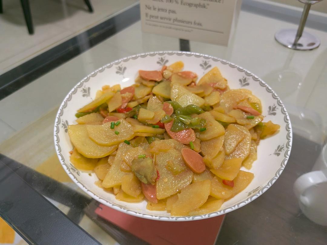 土豆片炒火腿肠