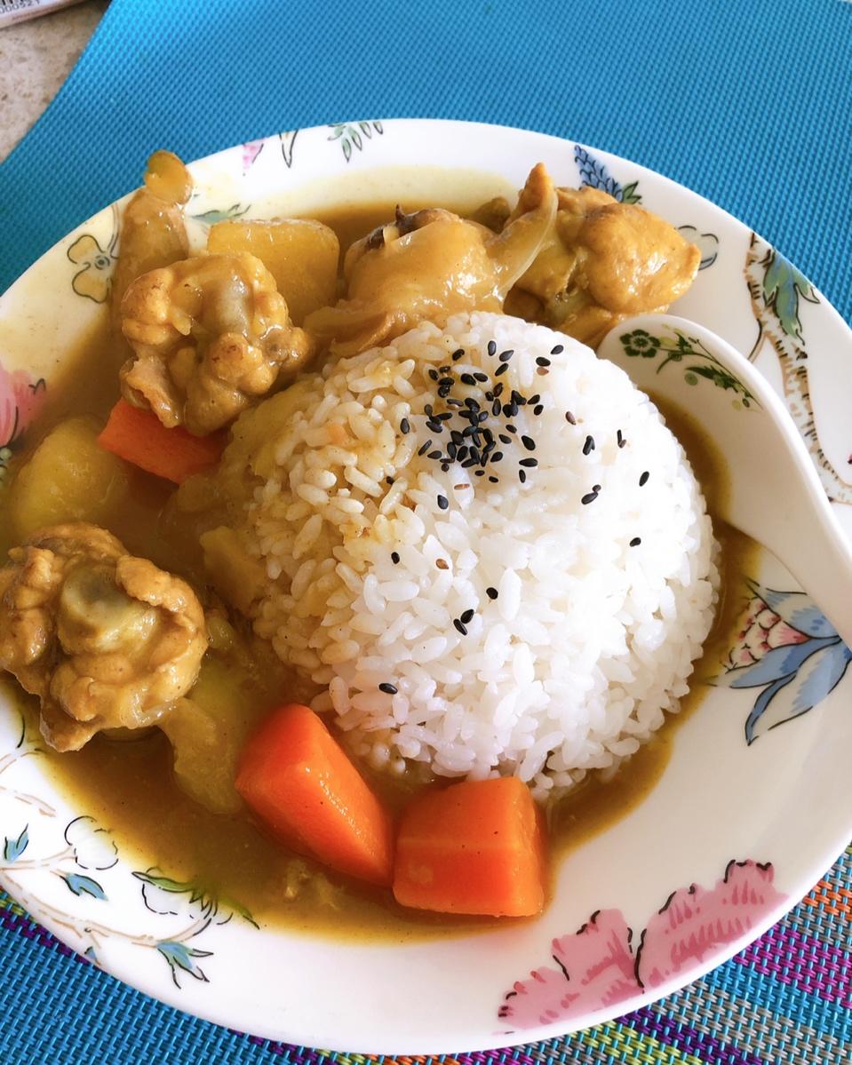 土豆咖喱鸡肉饭