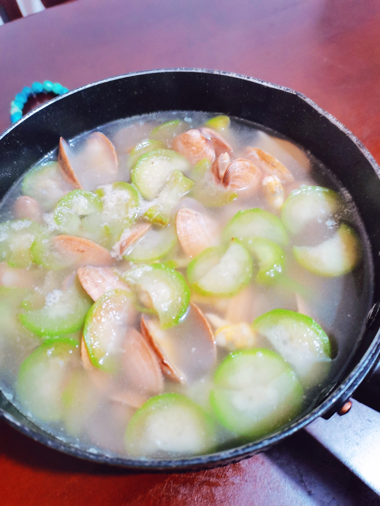 清热解燥•丝瓜蛤蜊汤•减脂友好