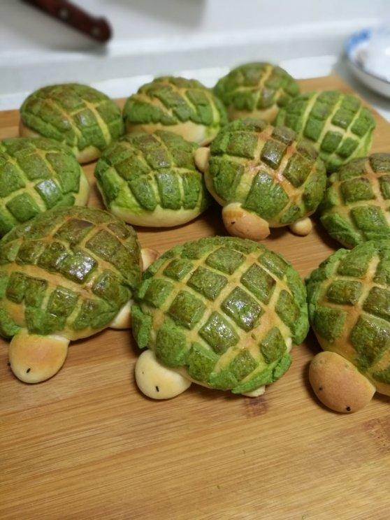 好吃到炸裂的港式菠萝包（附带制作酥皮的小视频）