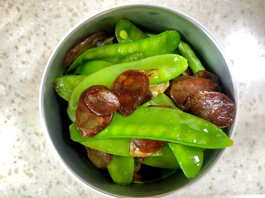超脆爽的荷兰豆炒香肠