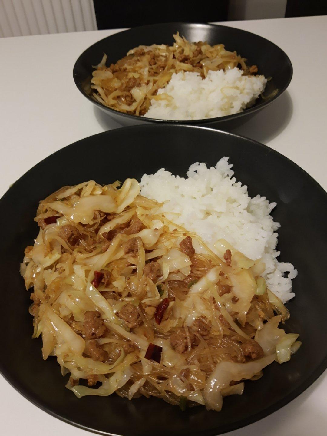 卷心菜炒粉丝 Glass noodles with Cabbage