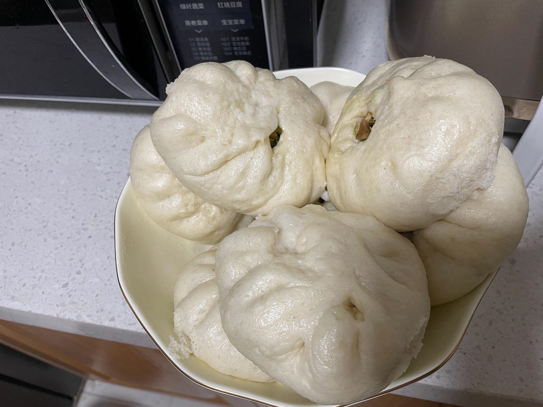 不变色的香菇青菜包