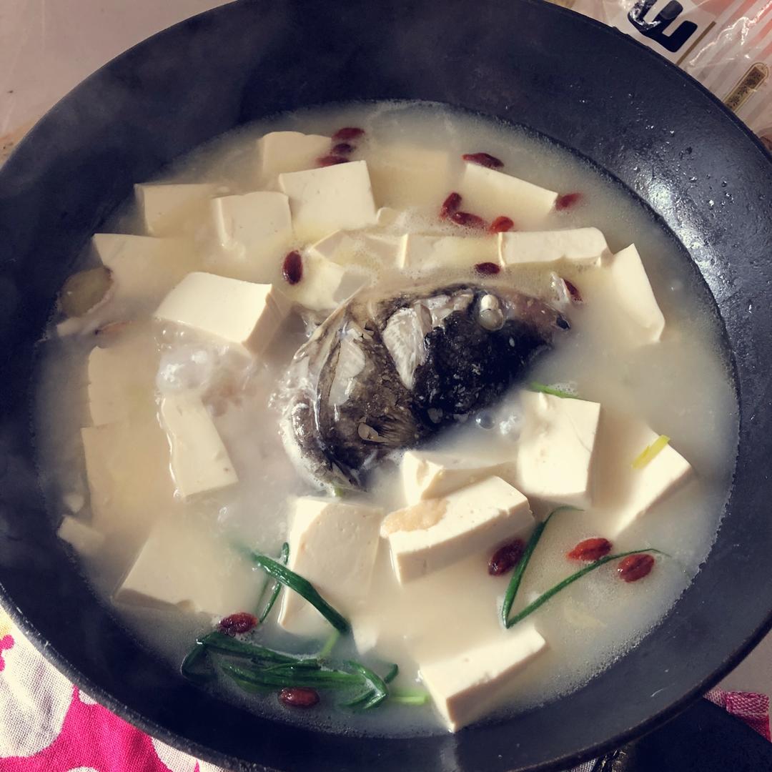 鱼头豆腐汤