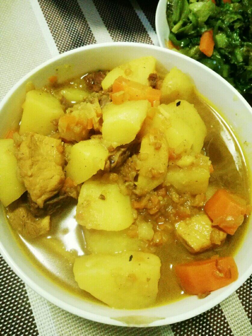 Mr董的招牌咖喱牛肉饭