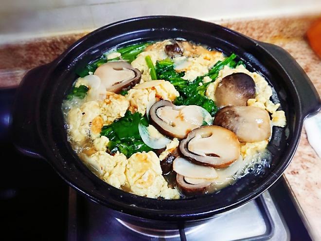 菠菜草菇煎蛋汤*不加味精鲜美鸡蛋高汤的做法