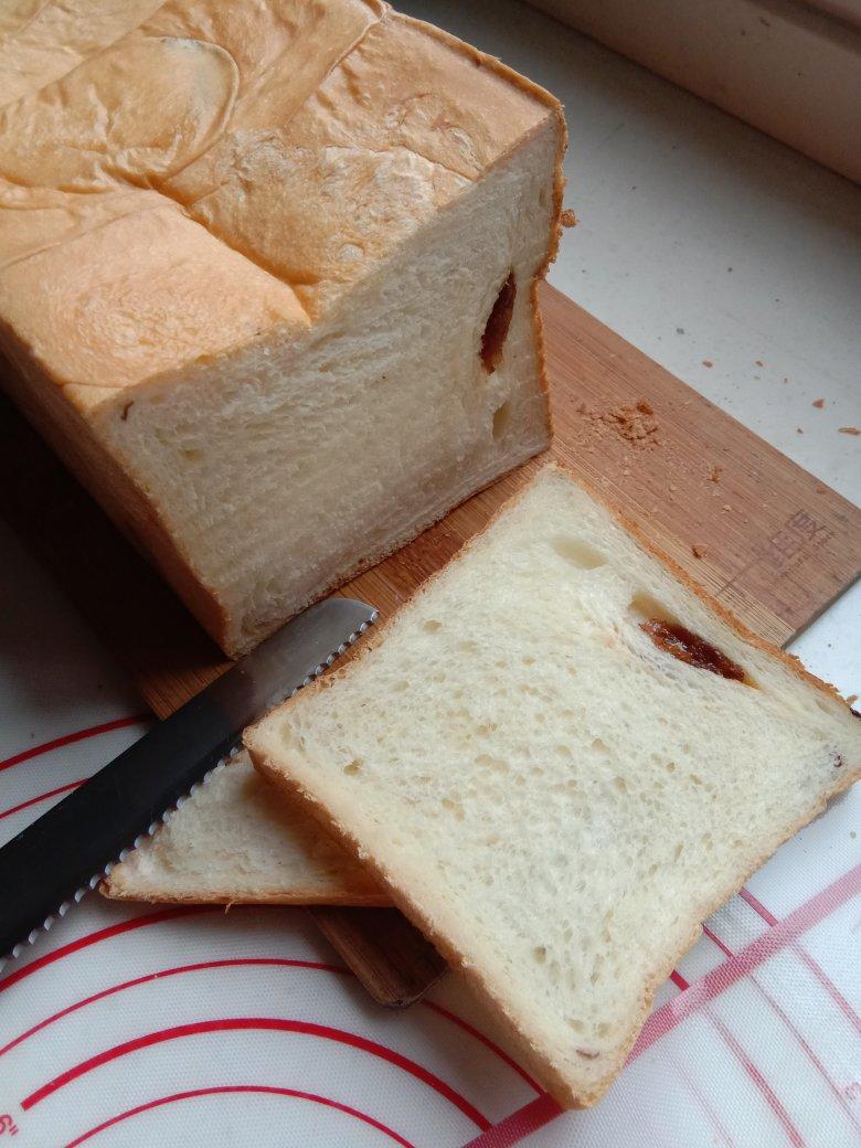 我最近每天做一个的葡萄干吐司，真的超松软好吃！