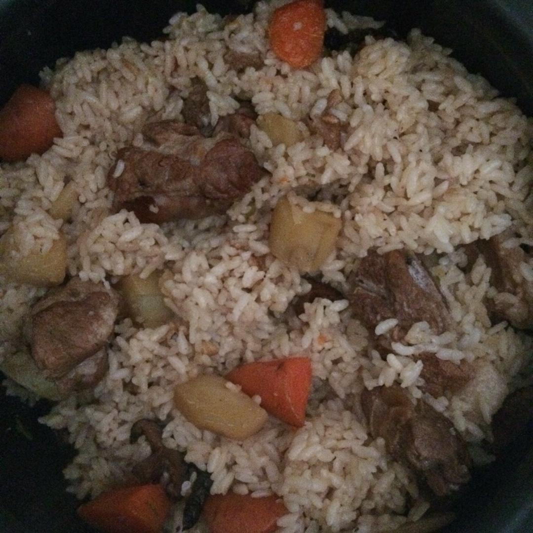 喷香排骨焖饭（爆好吃）