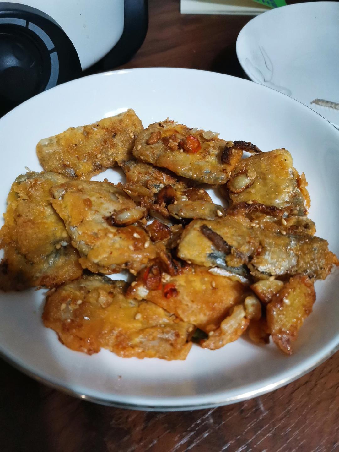 厨师长教你：“干煎带鱼”的家常做法，味道很赞，先收藏起来