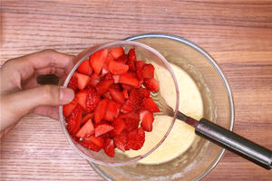 好评如潮的美式香酥草莓派的做法 步骤15
