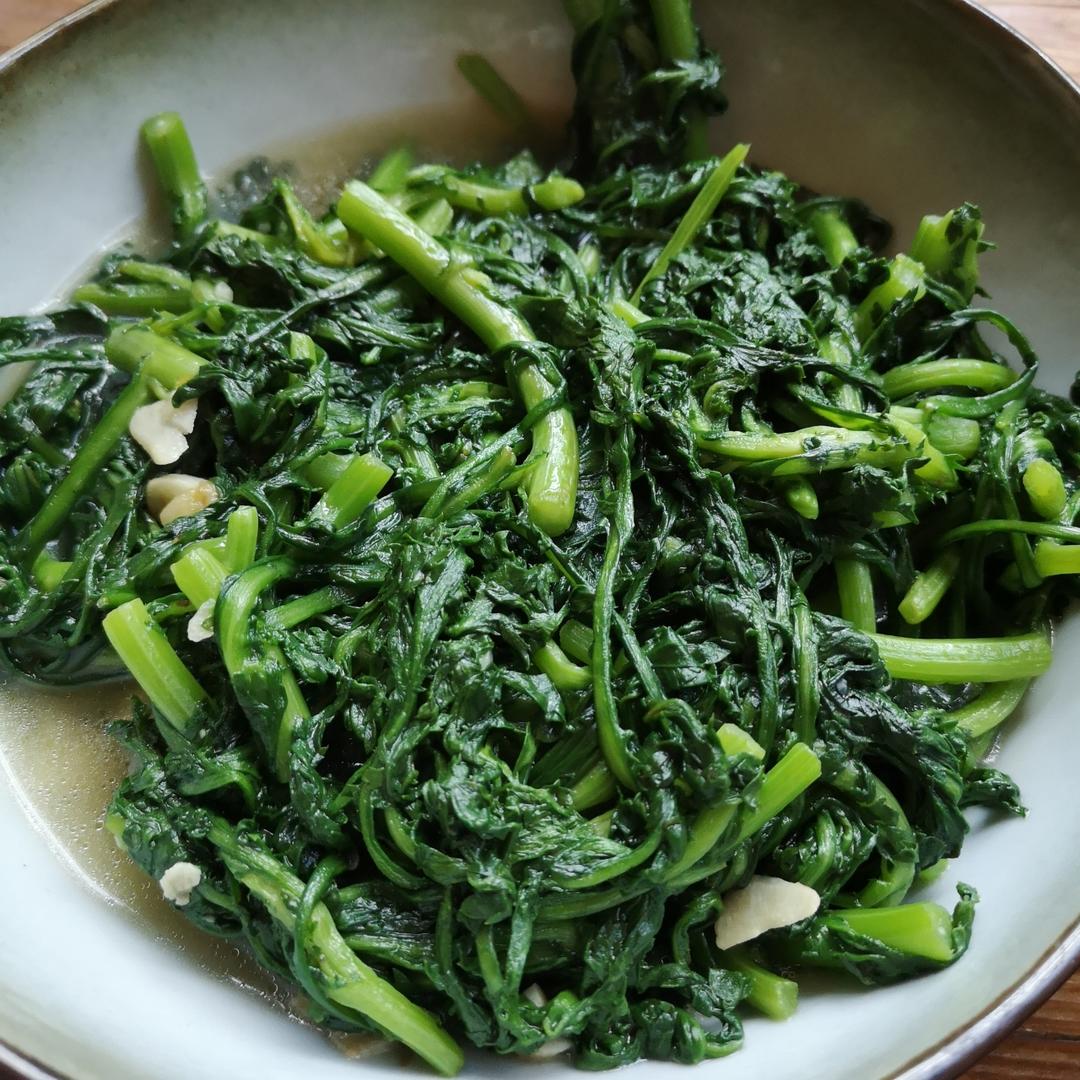 清炒茼蒿