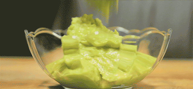 【低碳水酱料】牛油果酱的做法