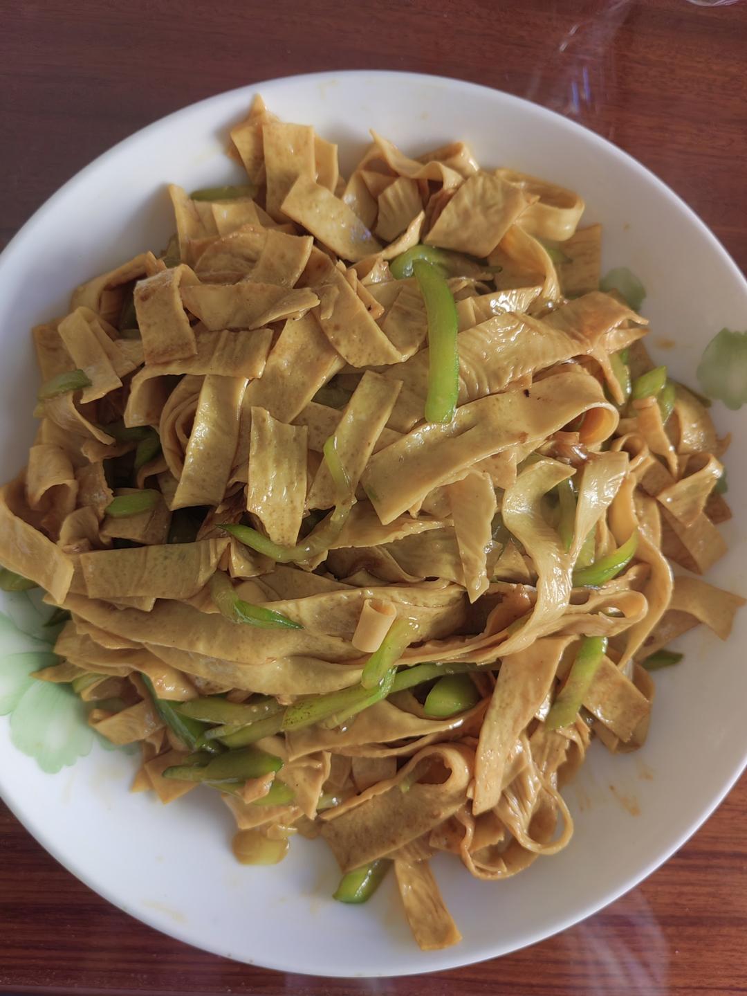黄瓜炒油皮（最简单版）