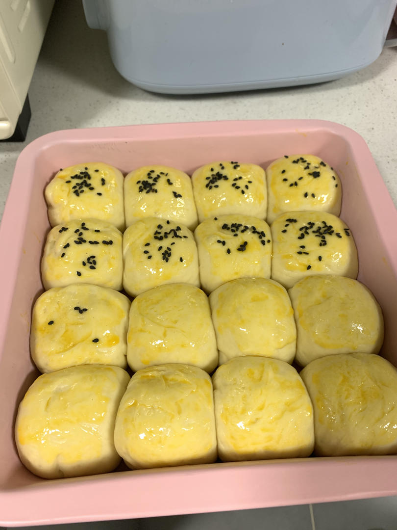 大人小孩都爱不释口的【蜂蜜牛奶小餐包】