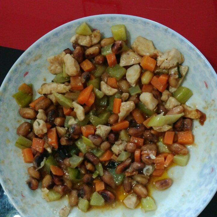 孩子产妇可吃的宫爆鸡丁