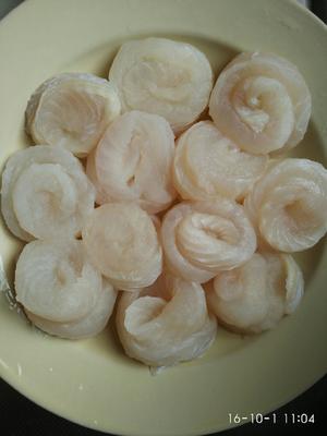 蒜蓉豆豉蒸龙利鱼卷的做法 步骤1