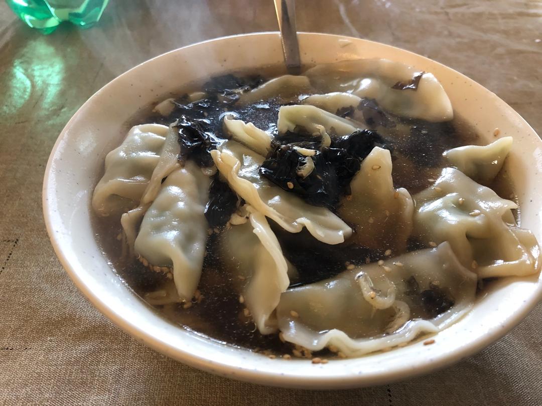 虾仔小五做的紫菜汤饺