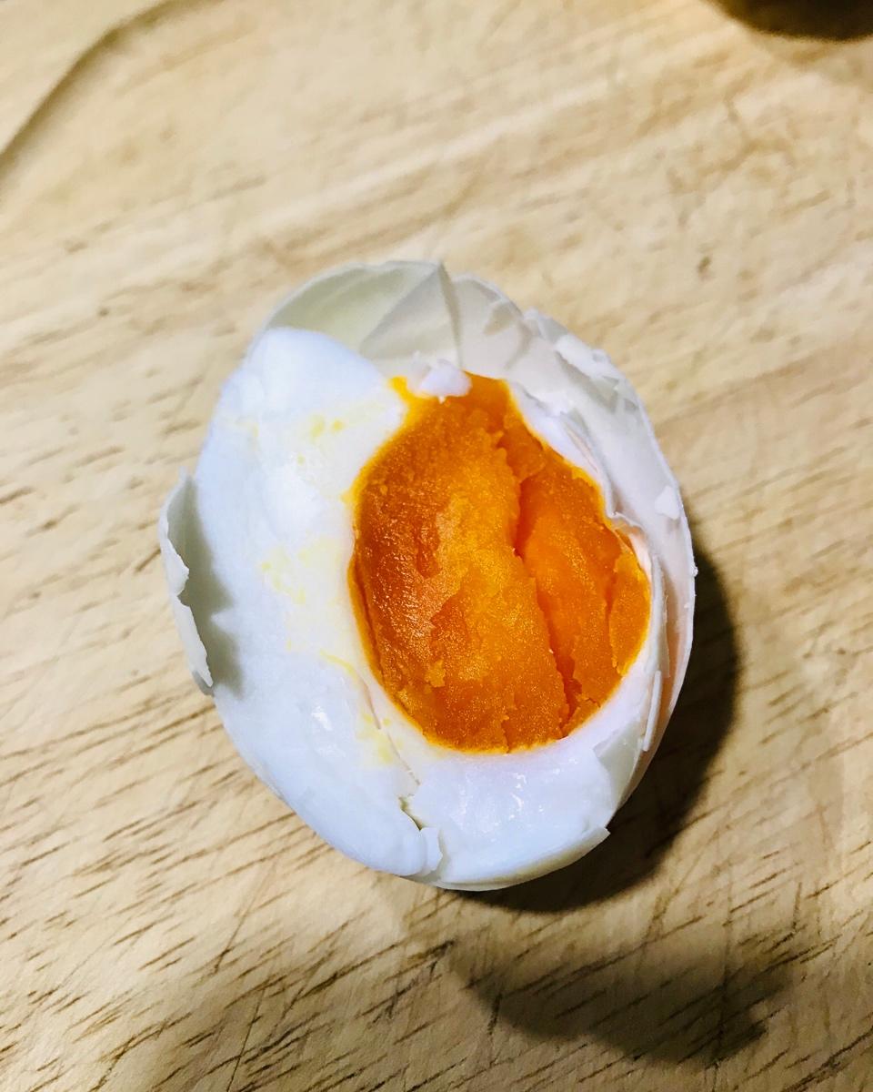 100%出油，原来流油的咸鸭蛋是这样做的——自制咸鸭蛋（多动图，孔瑶的食谱）