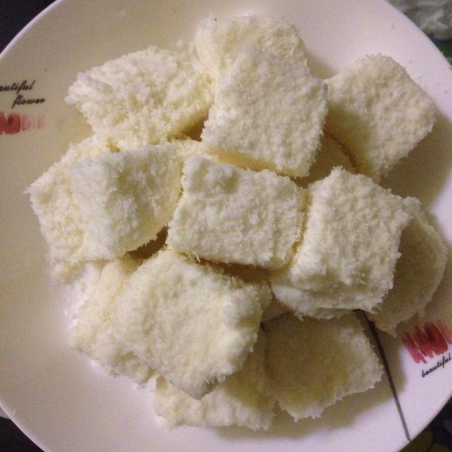 完胜85度C牛奶椰丝小方