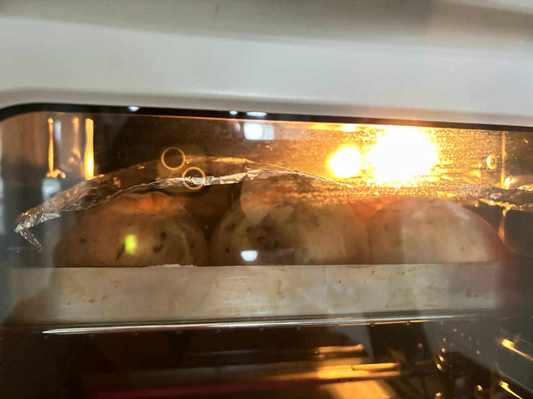 全麦软欧包（有啥放啥，健康美味，流程简易）