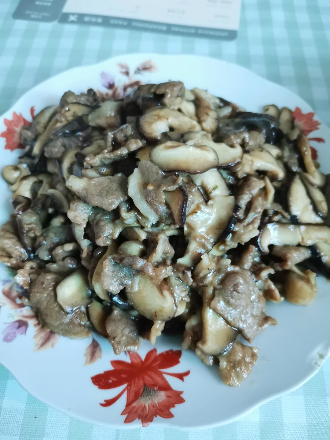 家常香菇炒肉